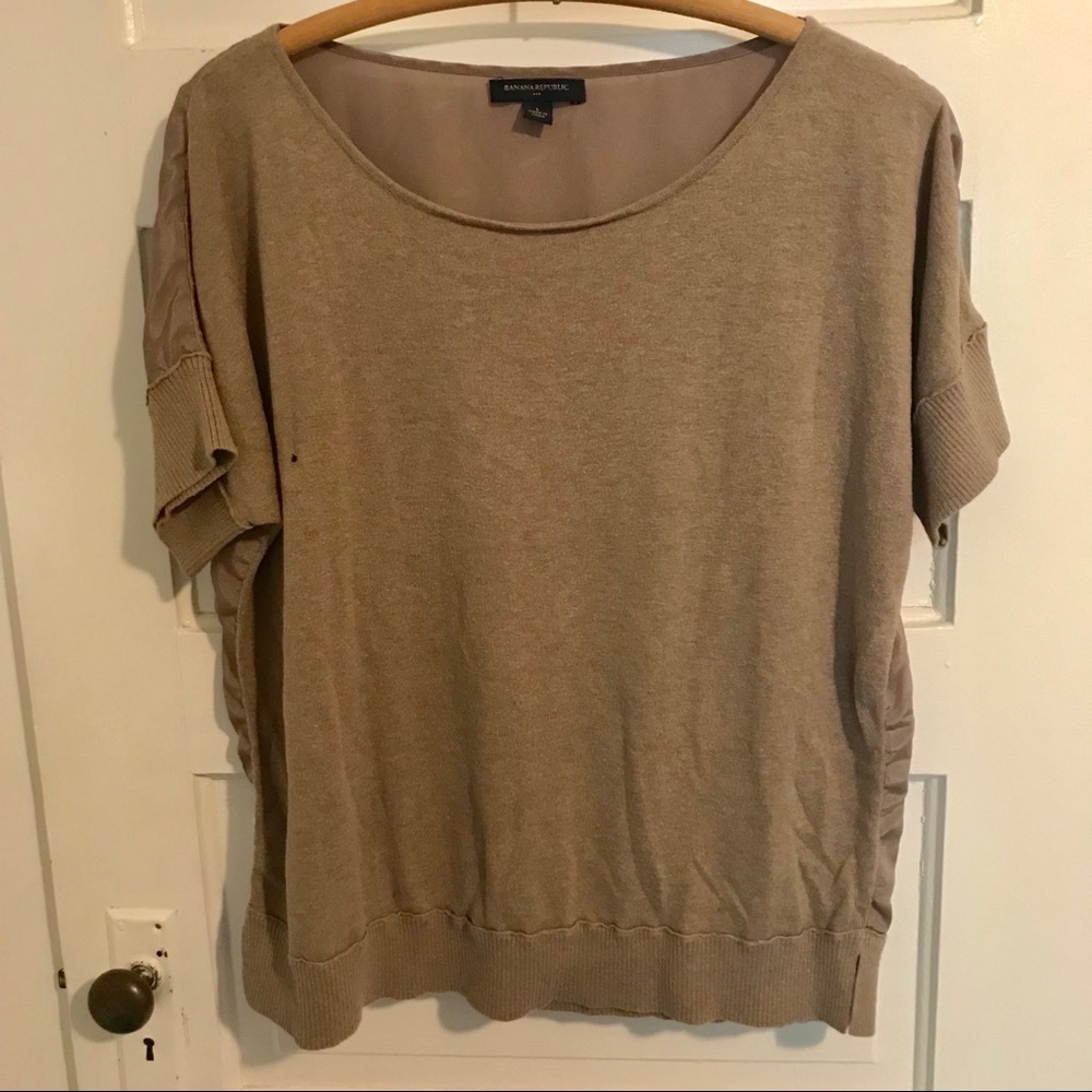 🍌 Banana Republic Tan Sweater Blouse